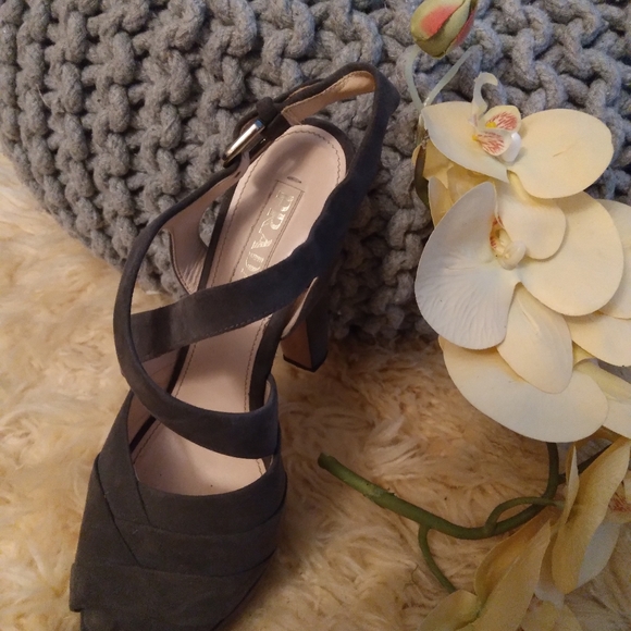 Prada Shoes - Picture 3 of 6